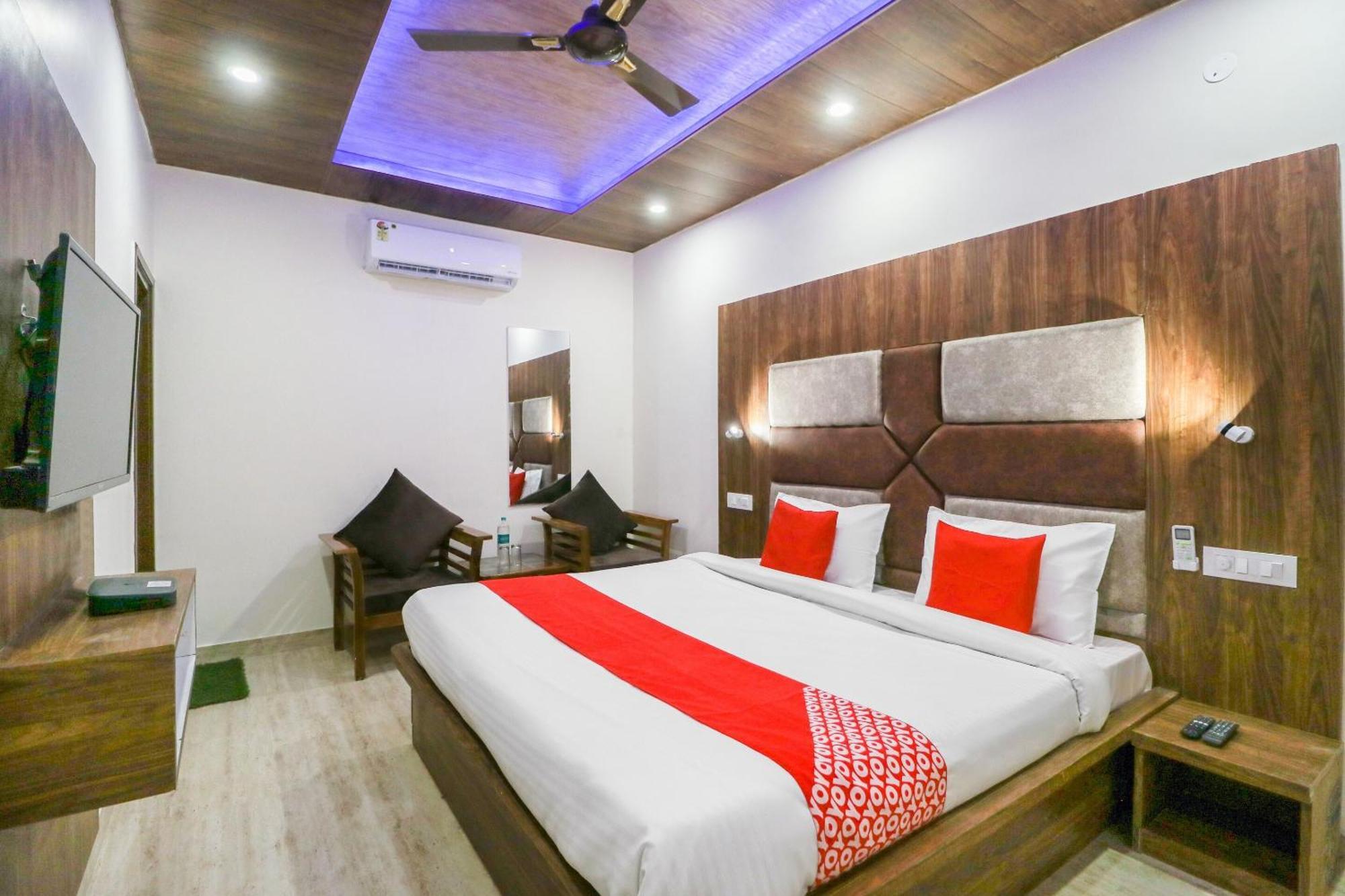 Oyo Flagship Hotel Ambani Zirakpur Ngoại thất bức ảnh