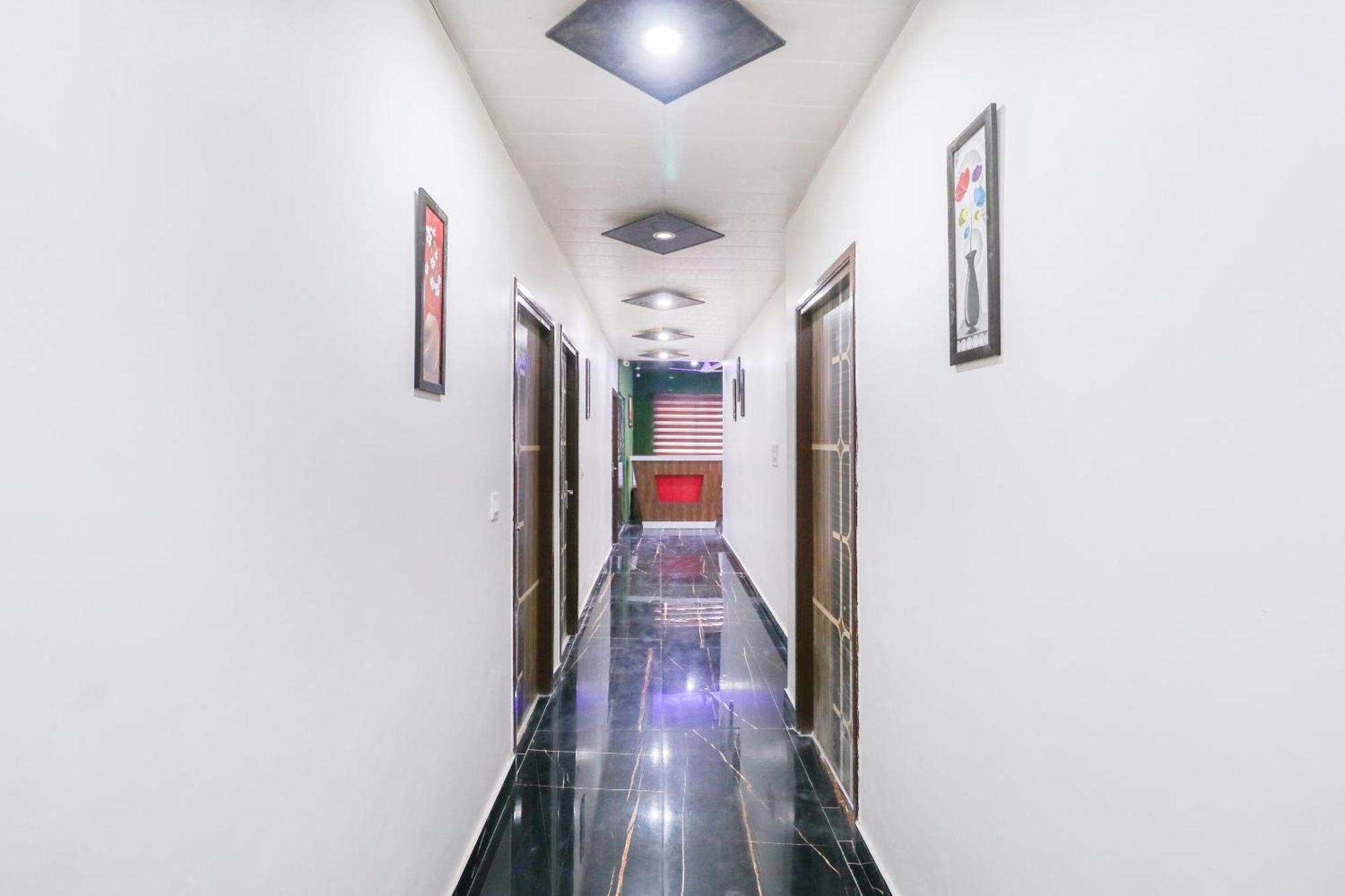Oyo Flagship Hotel Ambani Zirakpur Ngoại thất bức ảnh